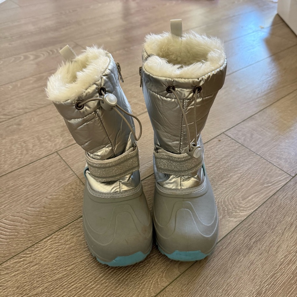 Portland Boot Company Girls Snow Boots Easy on Size 1